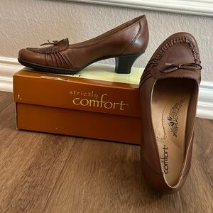 Strictly Comfort Jackie Loafer style brown dress pump
